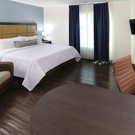 Candlewood Suites - Celaya By Ihg Экстерьер фото