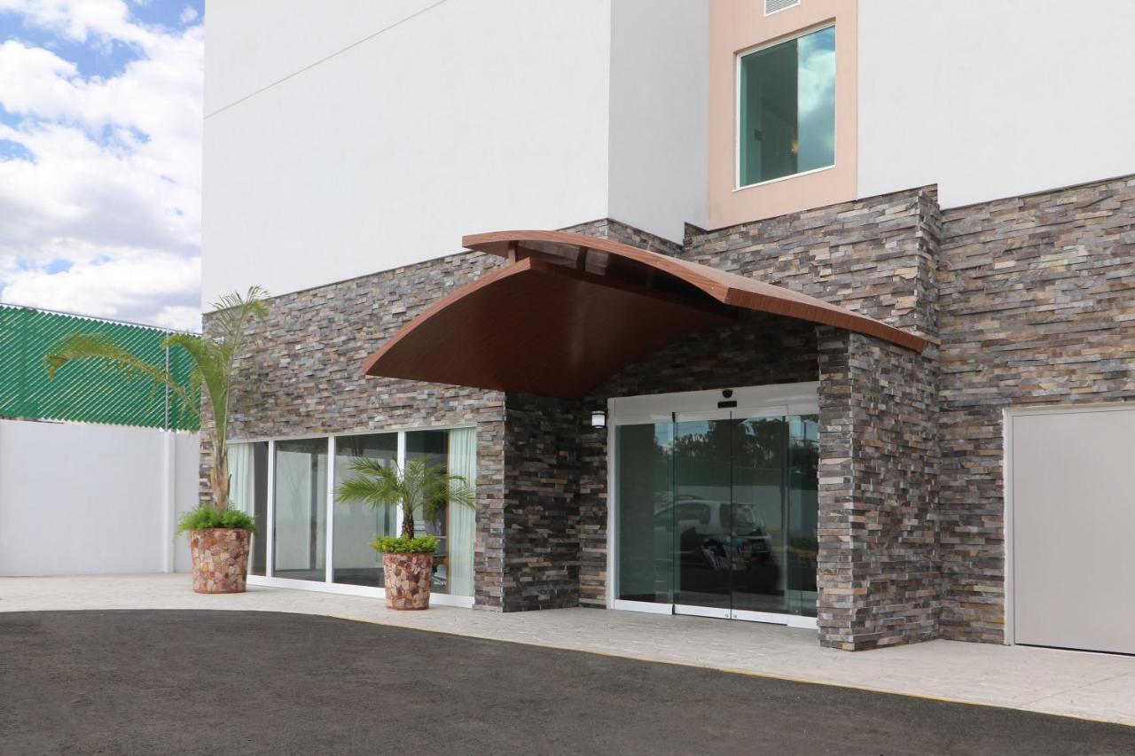 Candlewood Suites - Celaya By Ihg Экстерьер фото