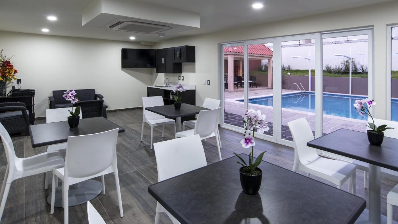 Candlewood Suites - Celaya By Ihg Экстерьер фото
