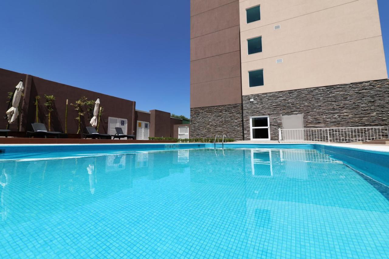 Candlewood Suites - Celaya By Ihg Экстерьер фото