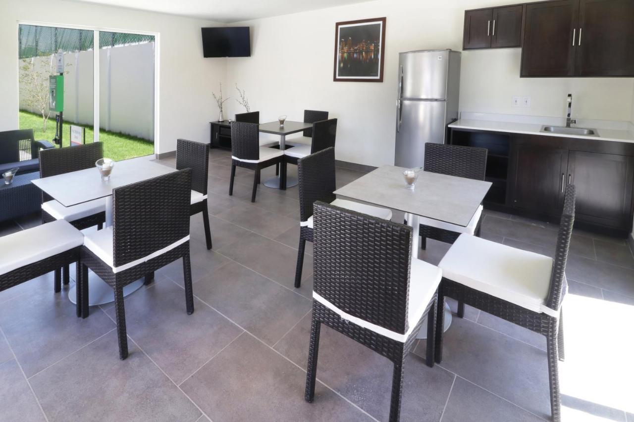 Candlewood Suites - Celaya By Ihg Экстерьер фото